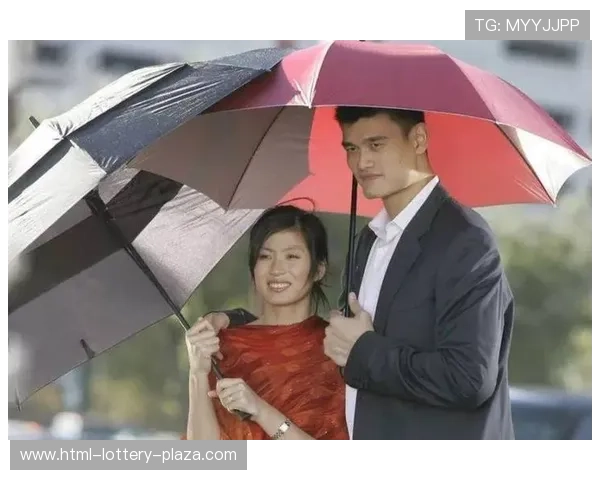 姚明妻子身高揭秘 站在巨人肩膀上的她有多高